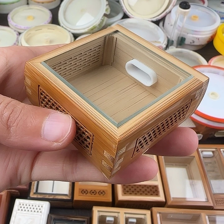 三面开窗金钟盒一个