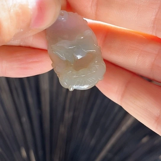 翡翠未镶嵌颈饰E I poor ippp po