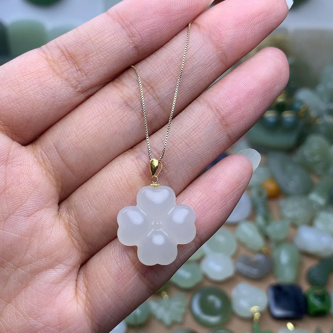 和田玉18K金镶嵌颈饰