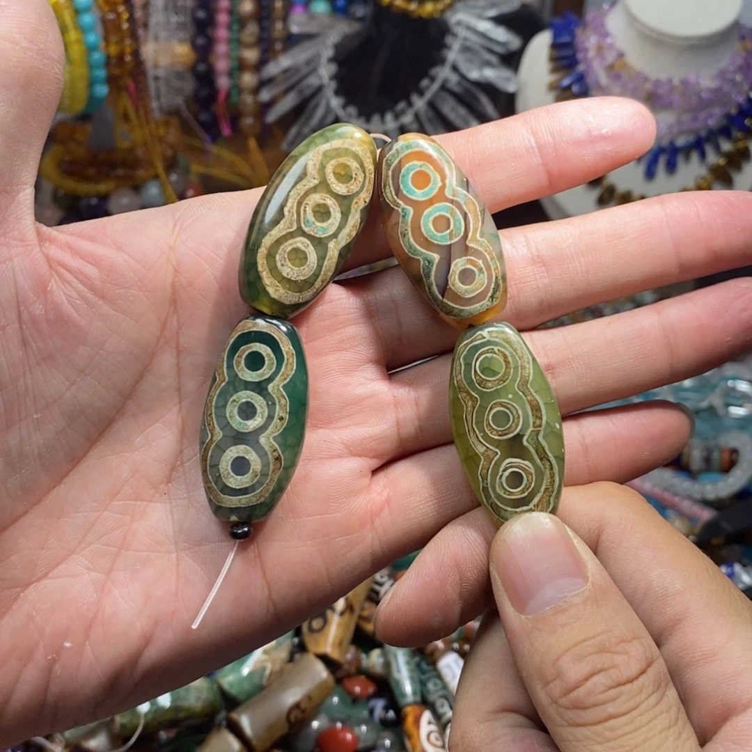 石英质玉未镶嵌，藏传六眼风化老天珠20×40mm，