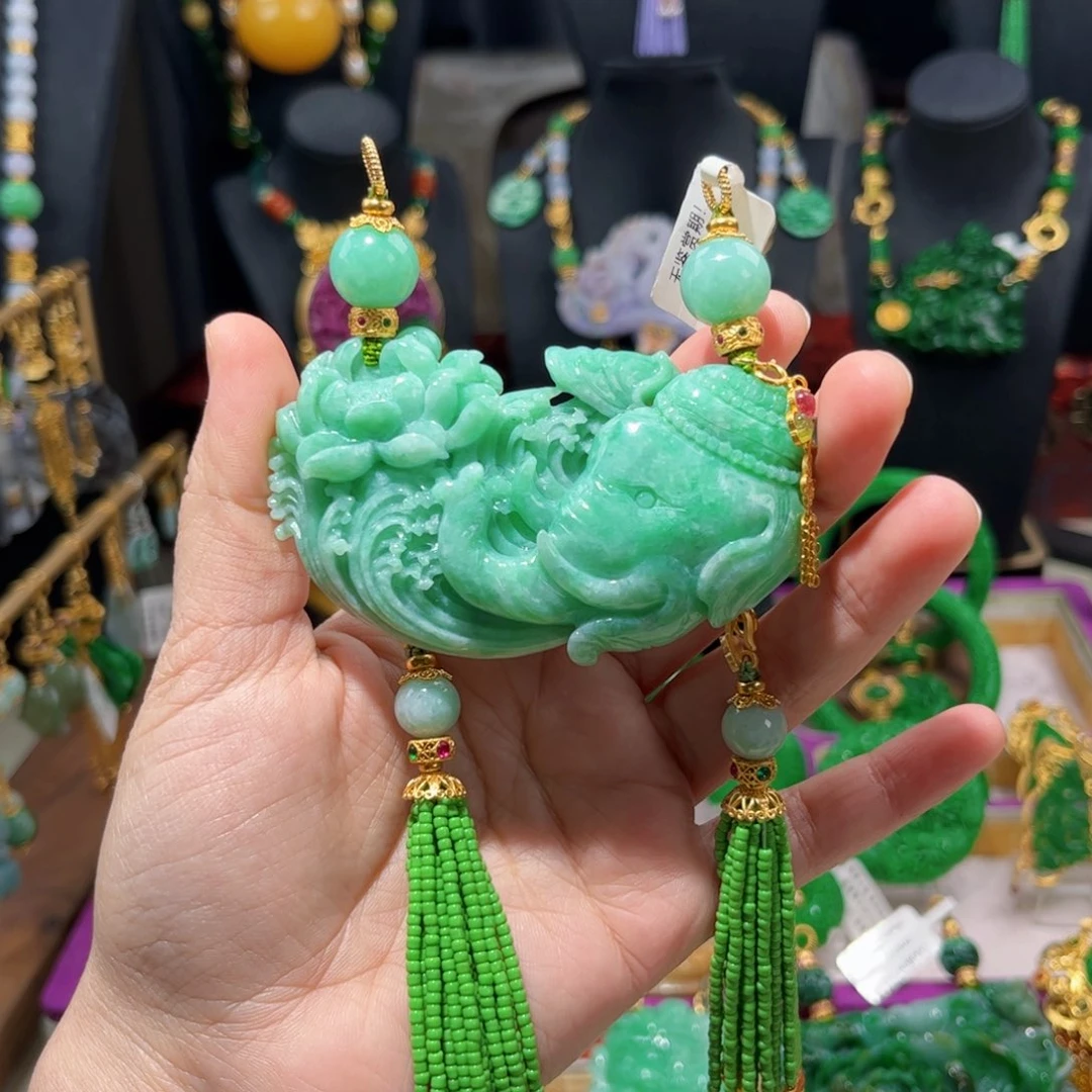 【闪购商品】翡翠吊坠(赠链)未镶嵌 大象
