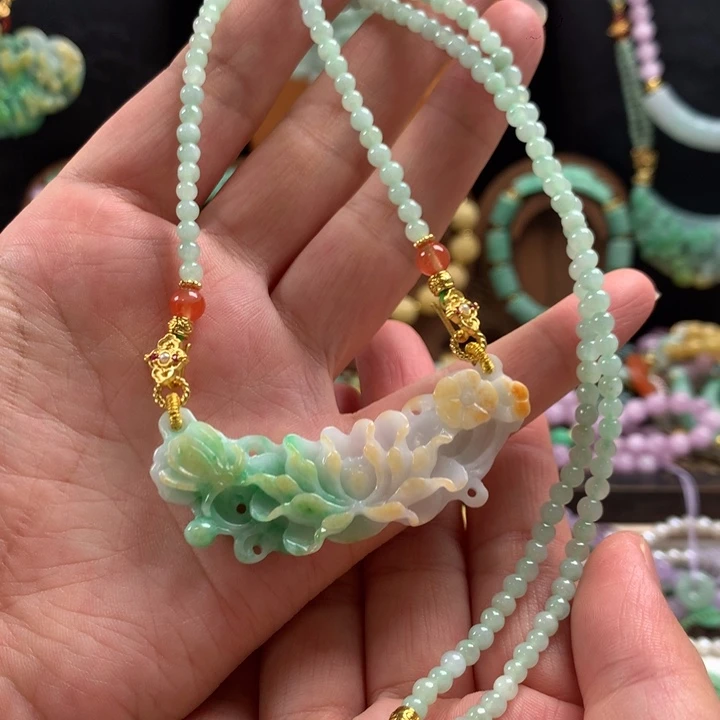 翡翠未镶嵌颈饰吊坠