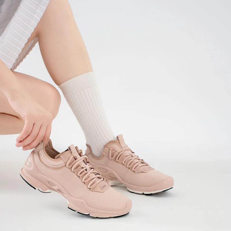 GCEQ25周年新款女士户外运动鞋轻盈耐磨休闲百搭跑步鞋防滑鞋真皮