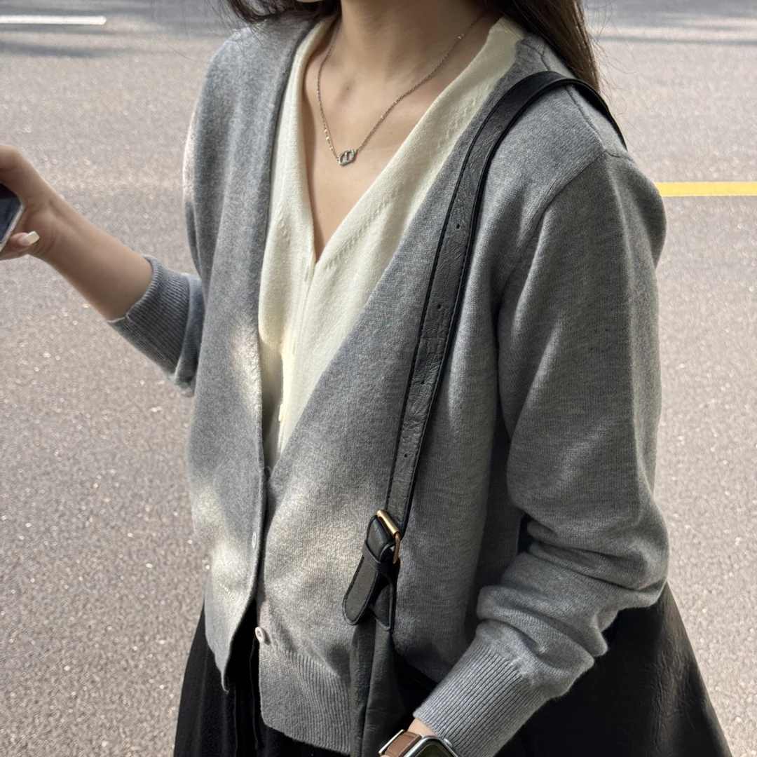 高智感假两件拼接V领针织开衫短款毛衣上衣松弛