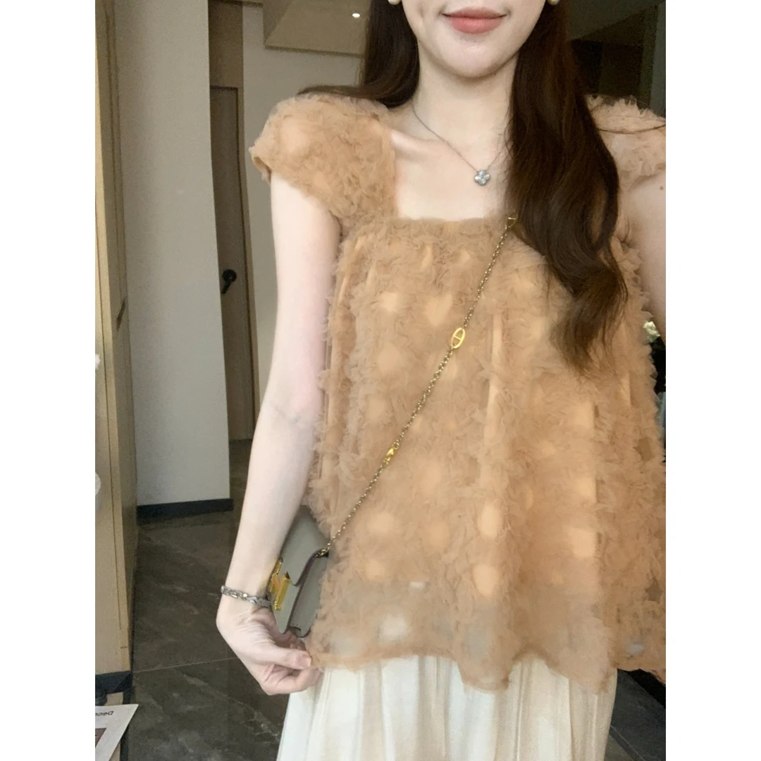 安璃 精致剪花方领上衣