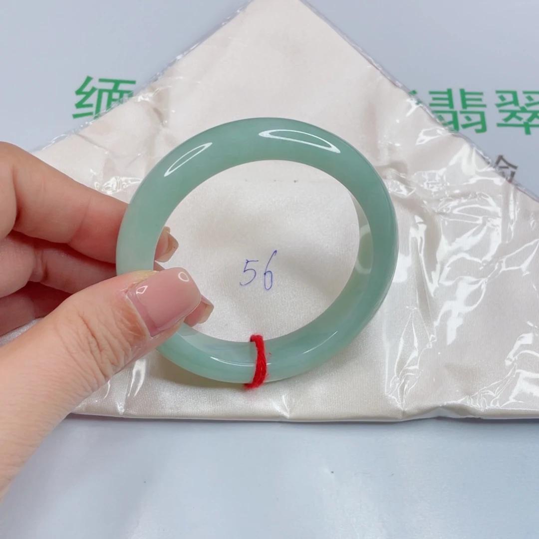 丽***部翡翠未镶嵌手镯冰果绿手镯