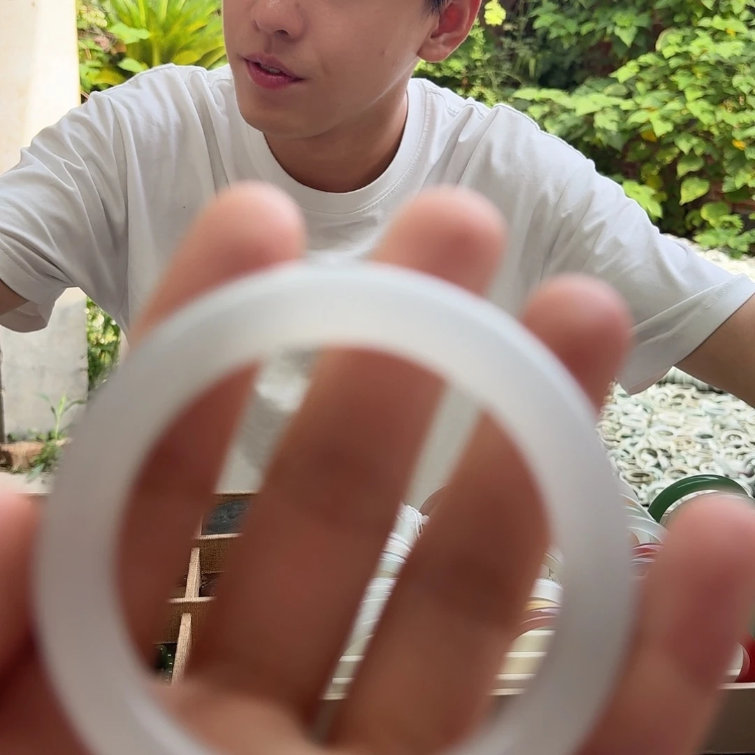 宁***6石英质玉手镯未镶嵌