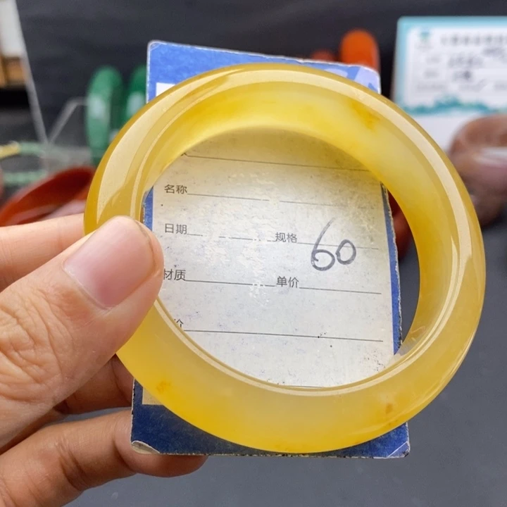 未镶嵌手镯石英质玉