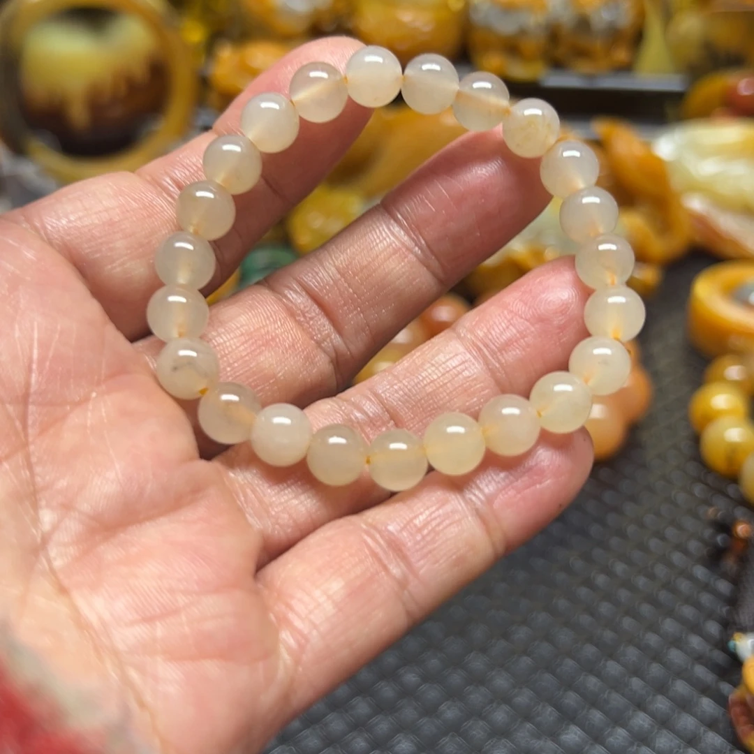 石英质玉未镶嵌颈饰