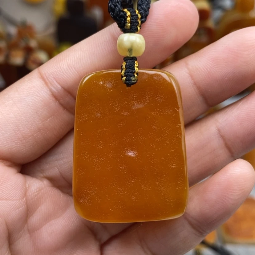 【闪购商品】琥珀颈饰未镶嵌