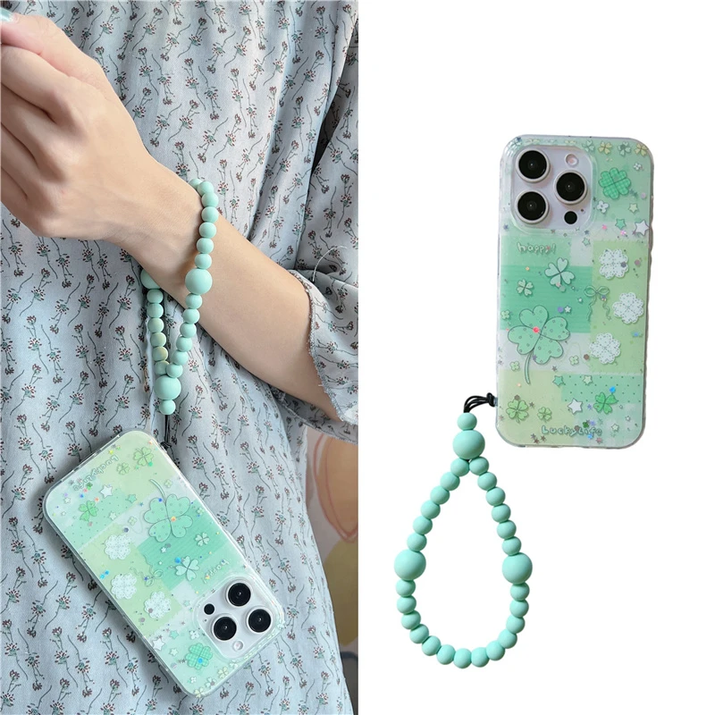 ins夏日素净四叶草手链珠适用苹果16/14/13pro手机壳iphone15防摔