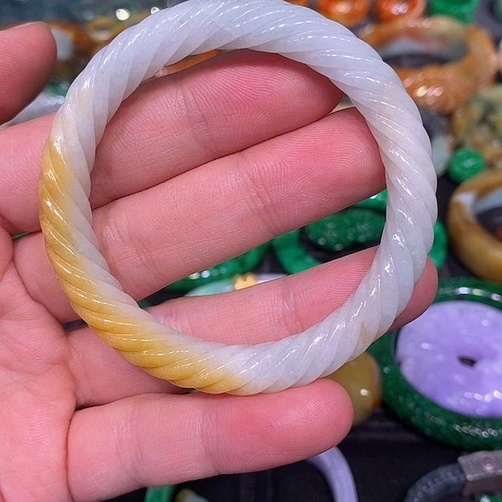 翡翠未镶嵌手镯翡翠