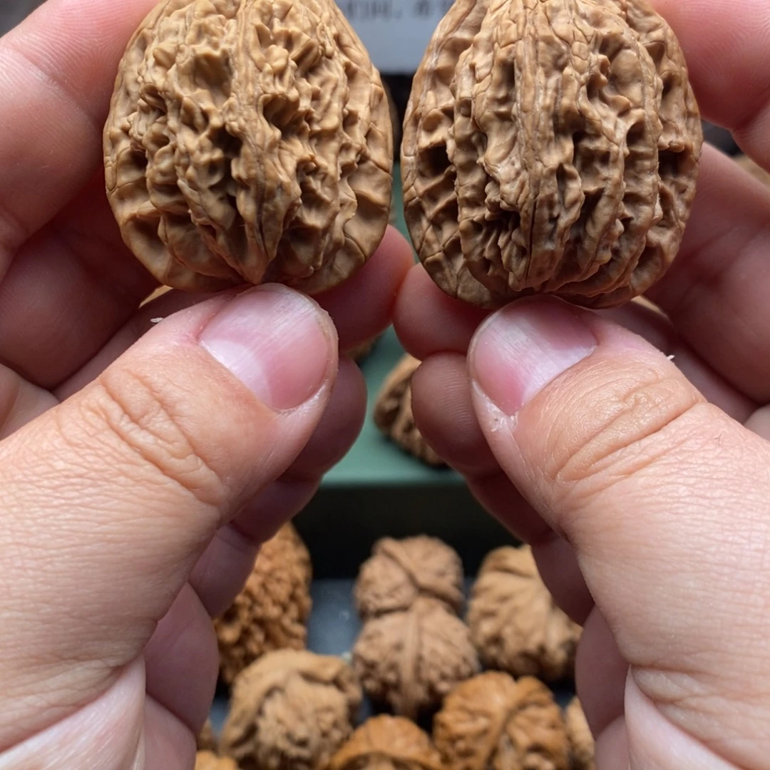 文玩核桃把件37堂上虎头