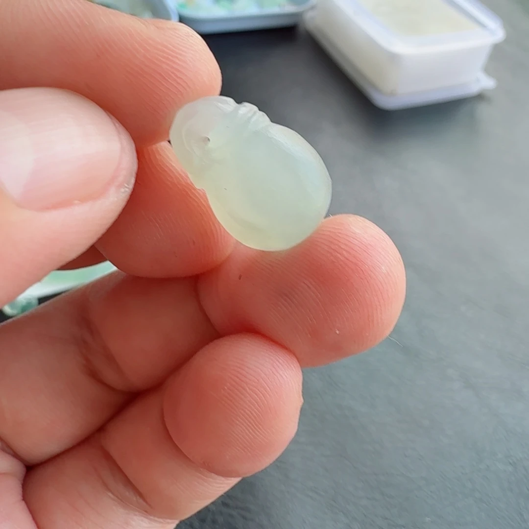 定制翡翠未镶嵌挂件