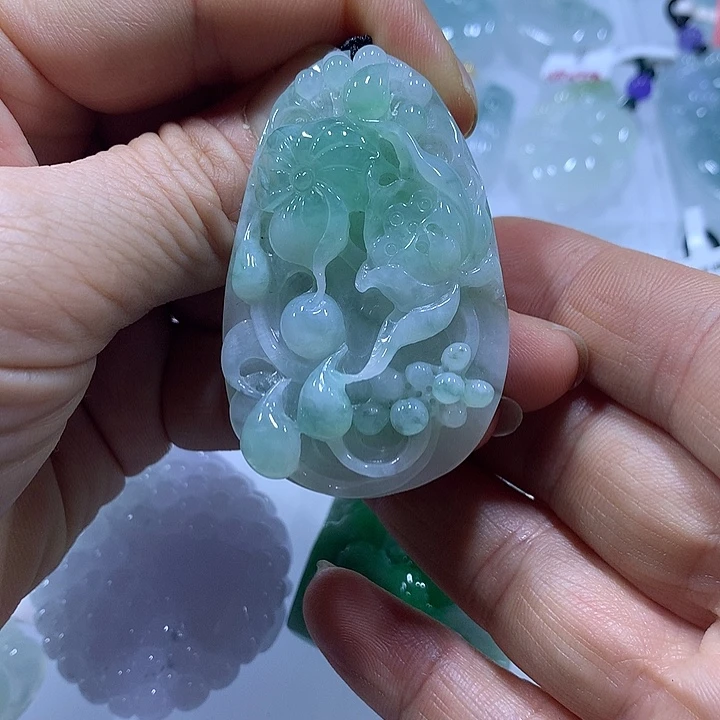 翡翠未镶嵌颈饰天然翡翠A货吊坠