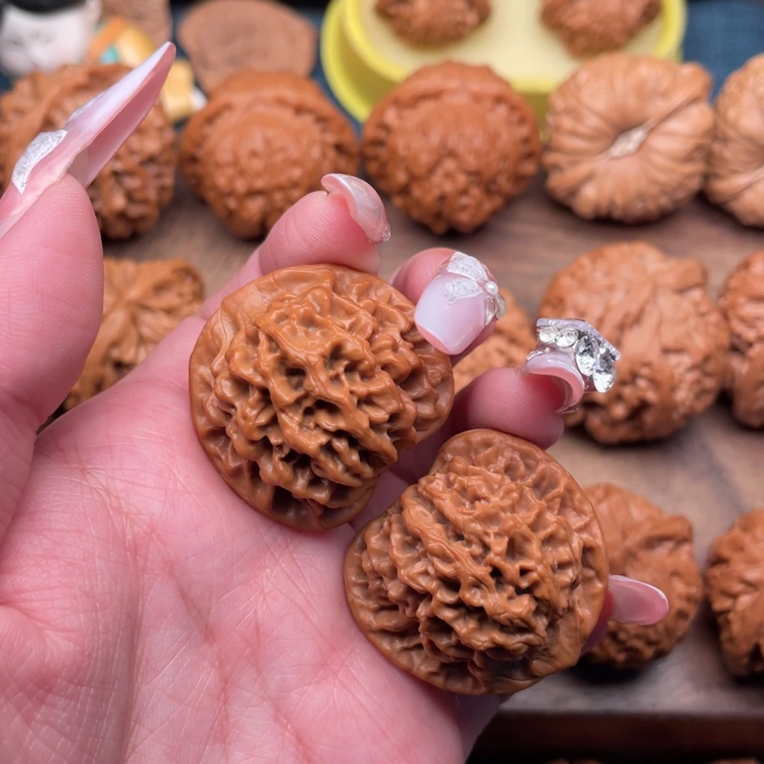 把件文玩核桃全品精配，原生树秦闷35