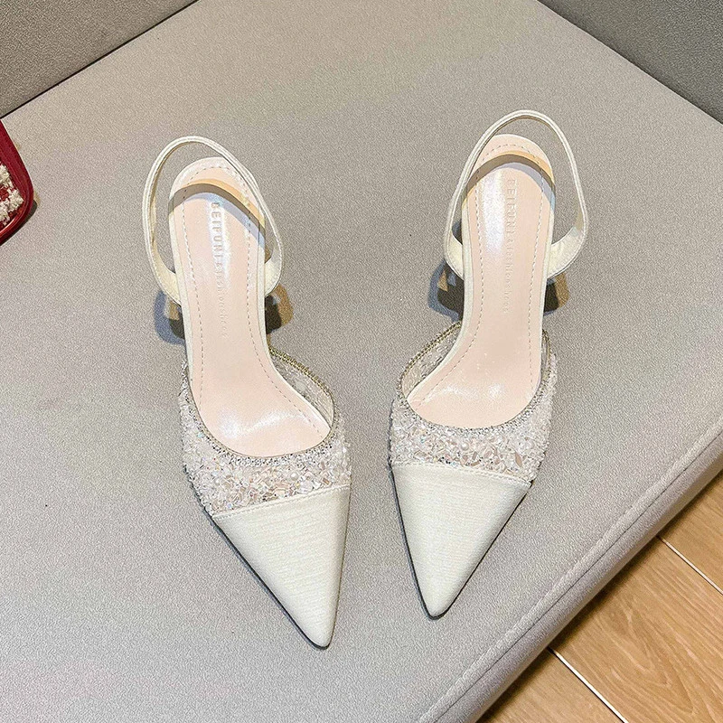 小众轻奢风水钻尖头高跟鞋女2025年新款时尚设计感拼接后绊带凉鞋