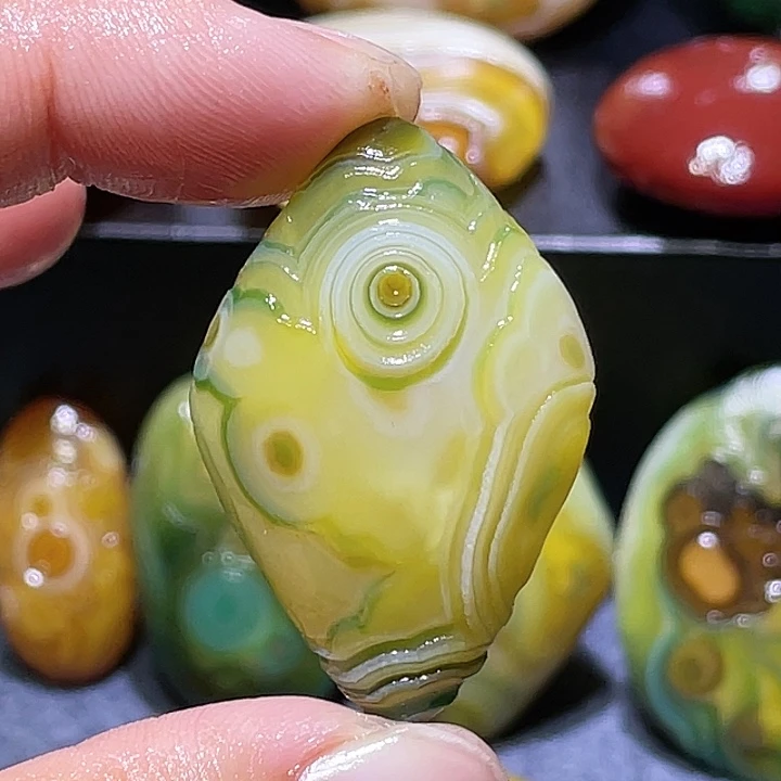 玛瑙/玉髓未镶嵌珠宝奇石