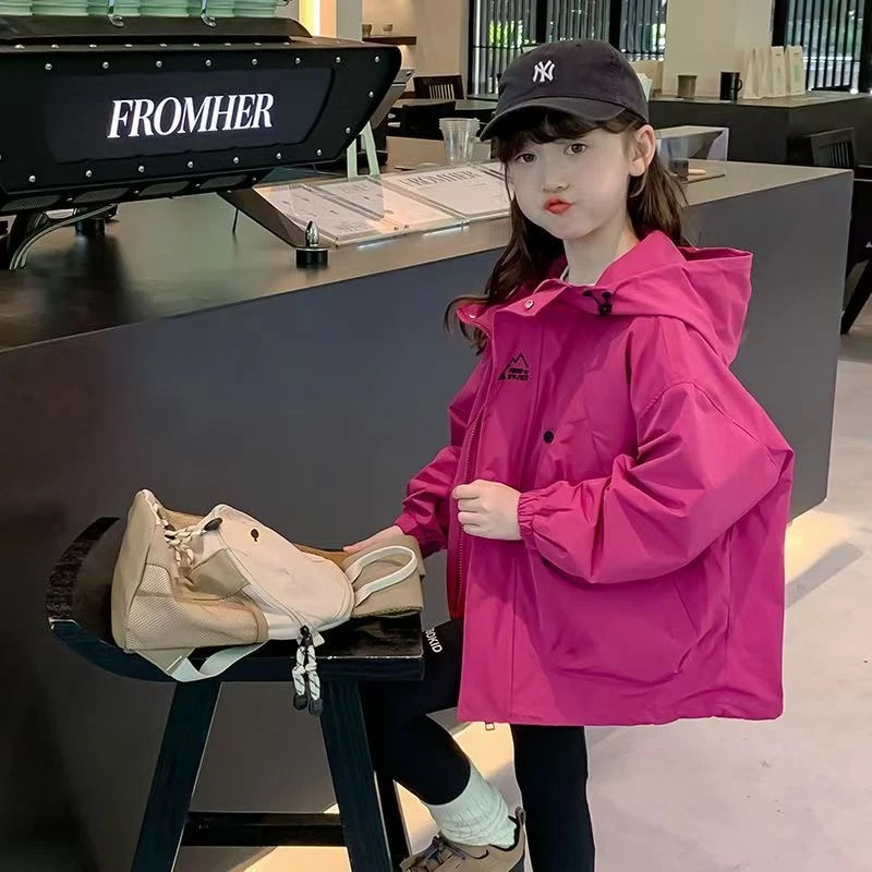 女童冲锋衣外套秋款2025新款儿童洋气韩版风衣中大童夹克女孩童装