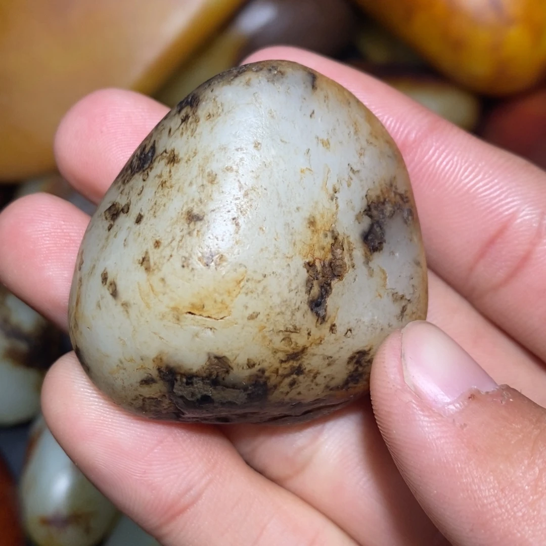 和田玉未镶嵌珠宝奇石