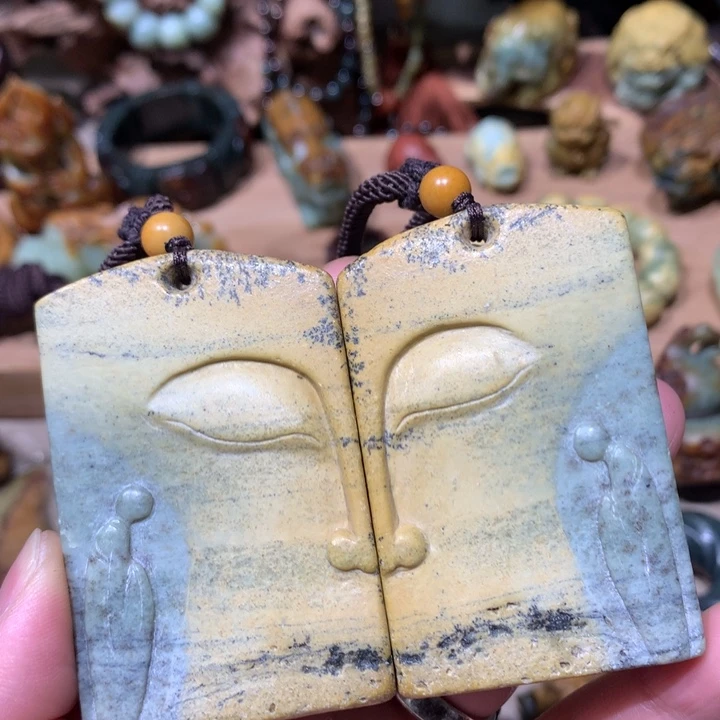 未镶嵌岫岩河磨玉（透闪石质玉）把件