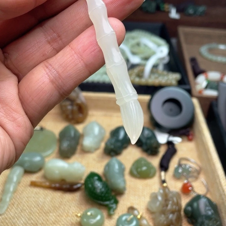 和田玉颈饰未镶嵌