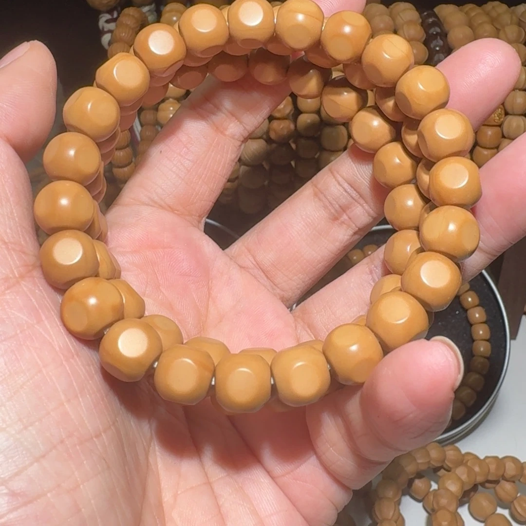 猴头核桃吊坠镜面六方