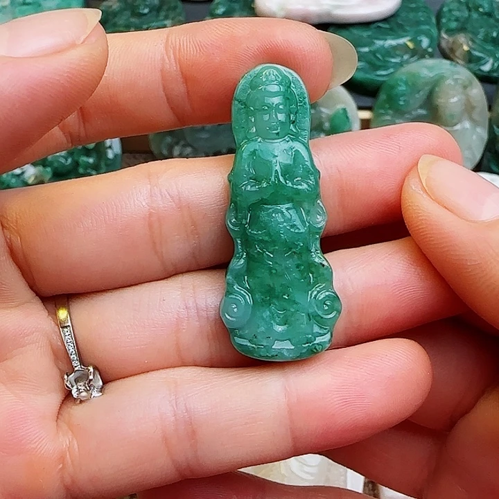 未镶嵌独山玉颈饰