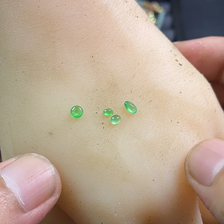 定制翡翠未镶嵌翡翠