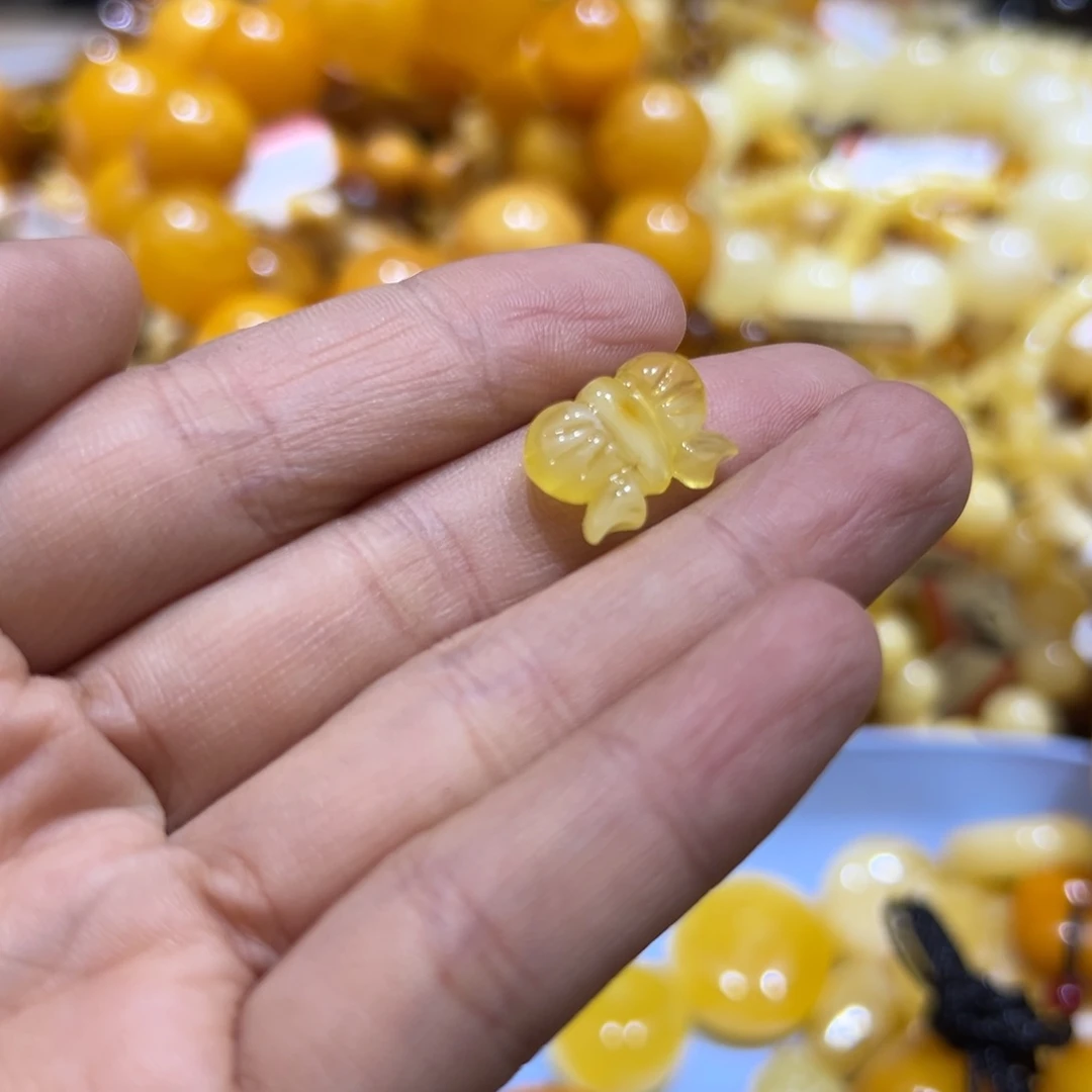 琥珀珠宝奇石未镶嵌