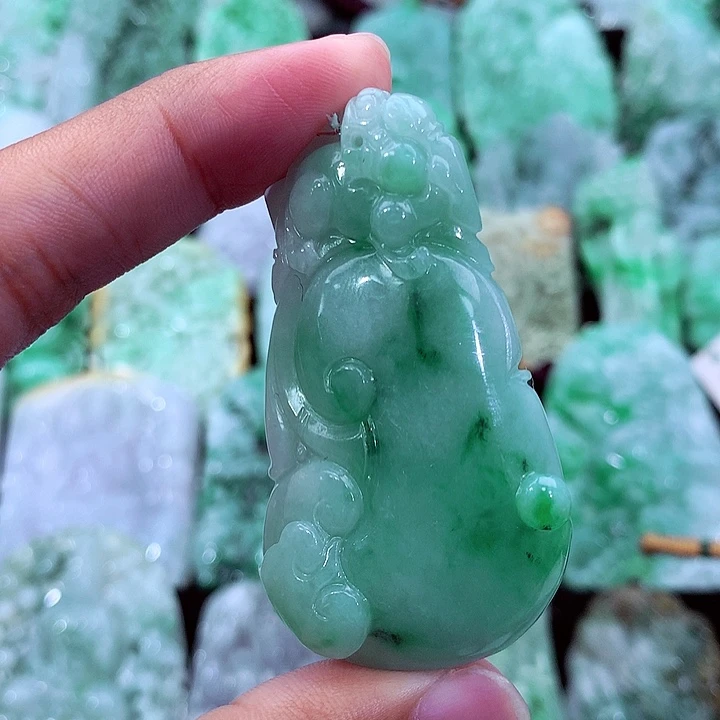 吊坠(不含链)未镶嵌翡翠