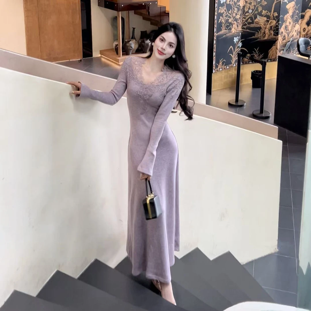 秋冬新款气质百搭时尚小众设计感拼接蕾丝连衣裙