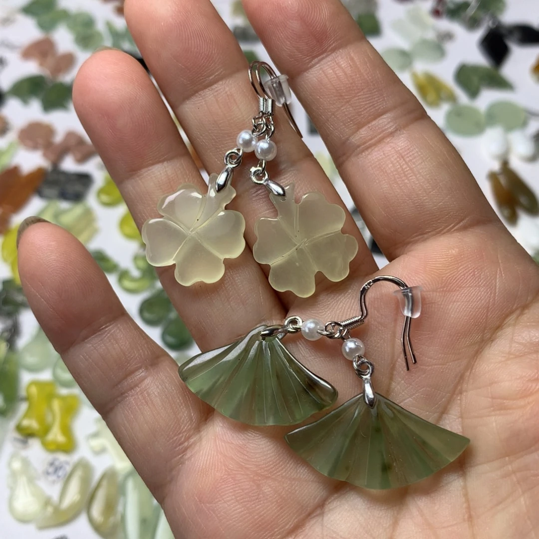 未镶嵌蛇纹石玉耳环