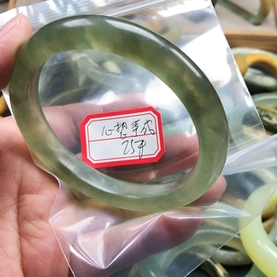 蛇纹石玉手镯未镶嵌心**成