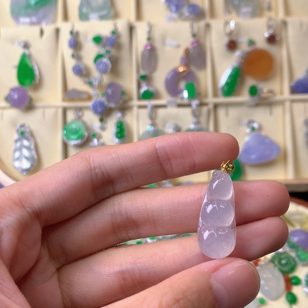 翡翠颈饰18K金镶嵌吊坠