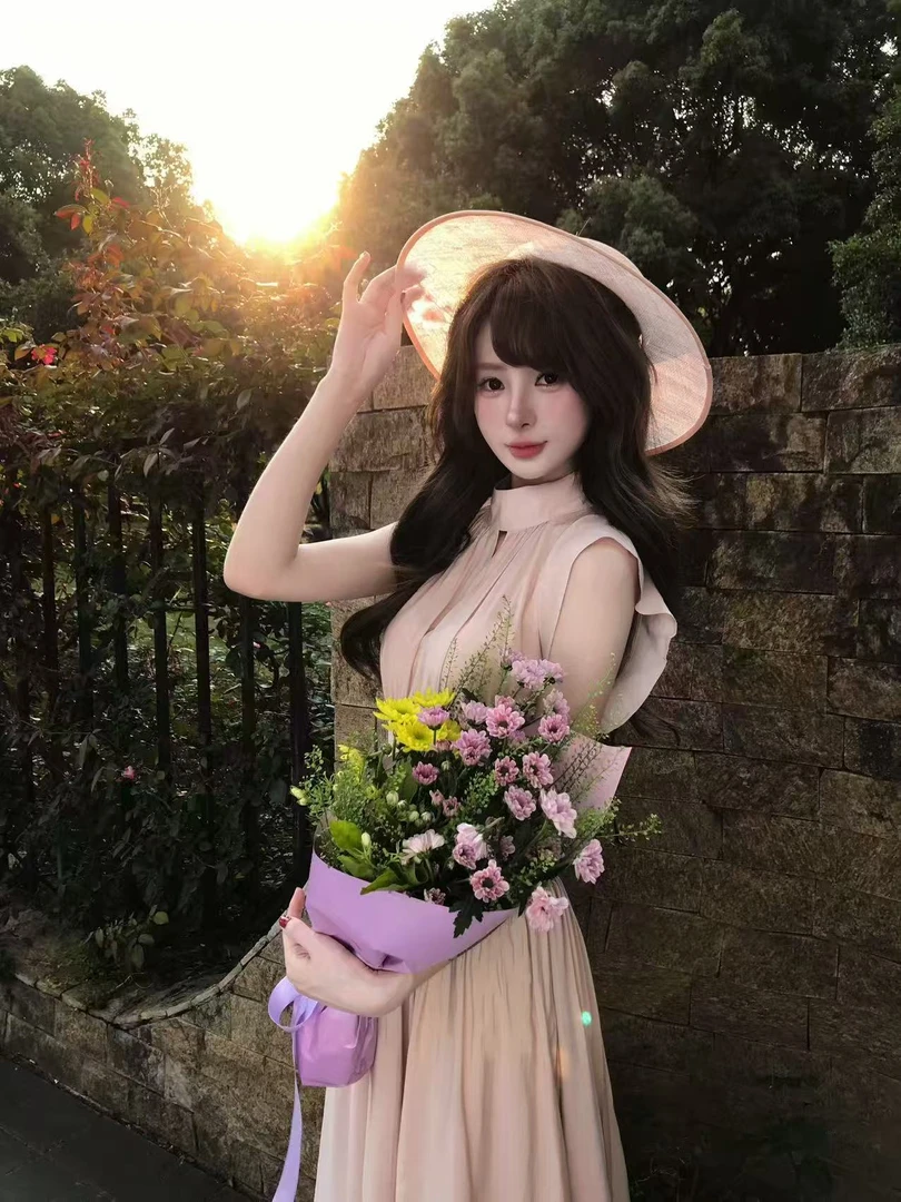 原创设计2025春夏新款长款粉红色百褶修身连衣裙女显高显瘦气质