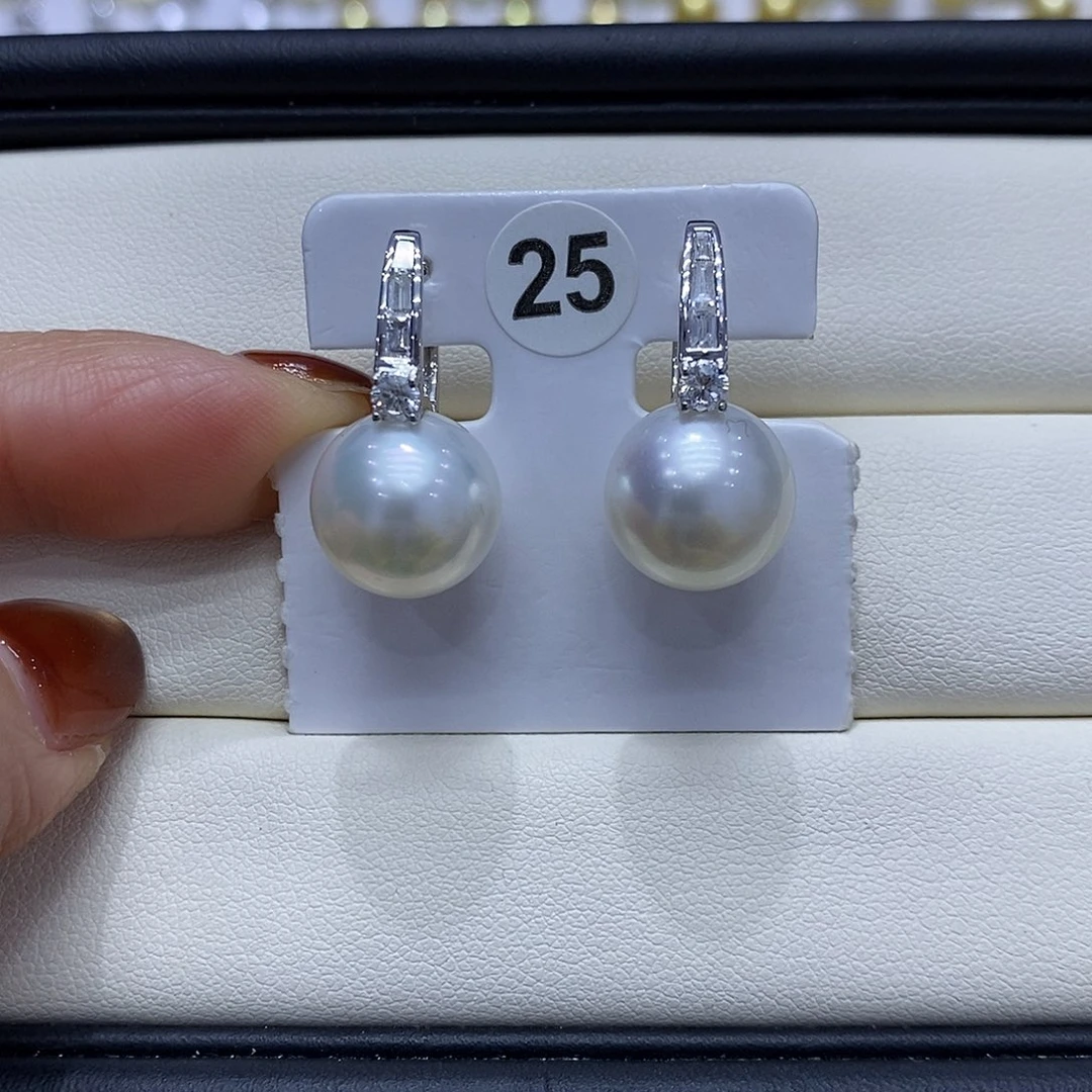 耳饰海水珍珠18K金镶嵌12到13点位澳白