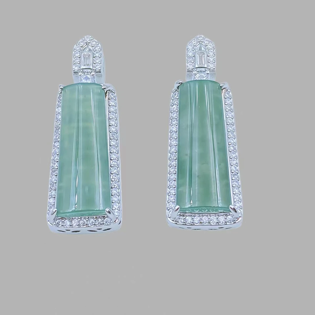 翡翠长条无事牌吊坠F981（不含链）多样性发其一