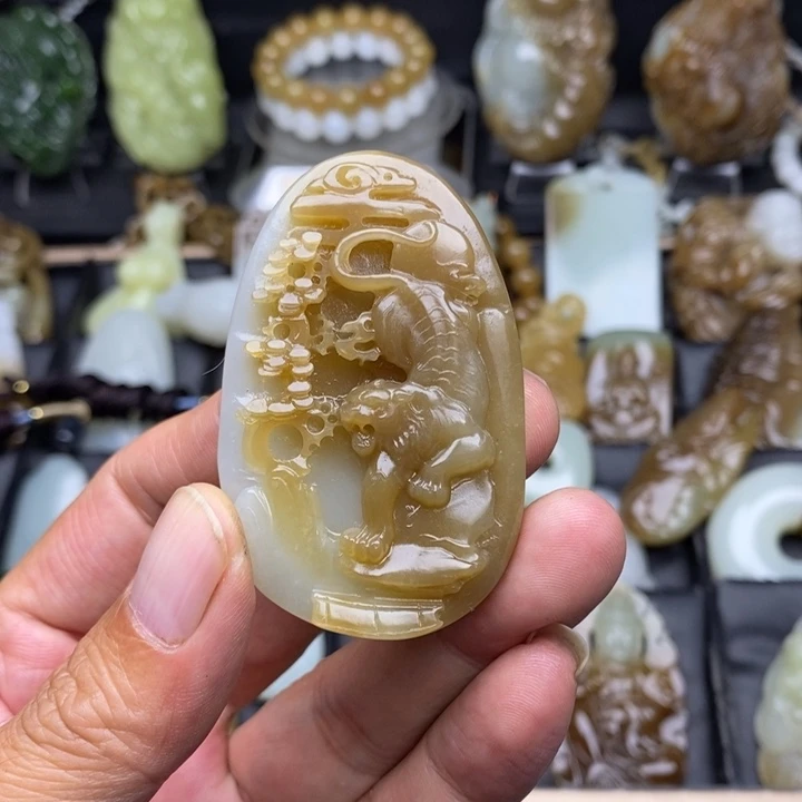 和田玉（糖玉）未镶嵌颈饰