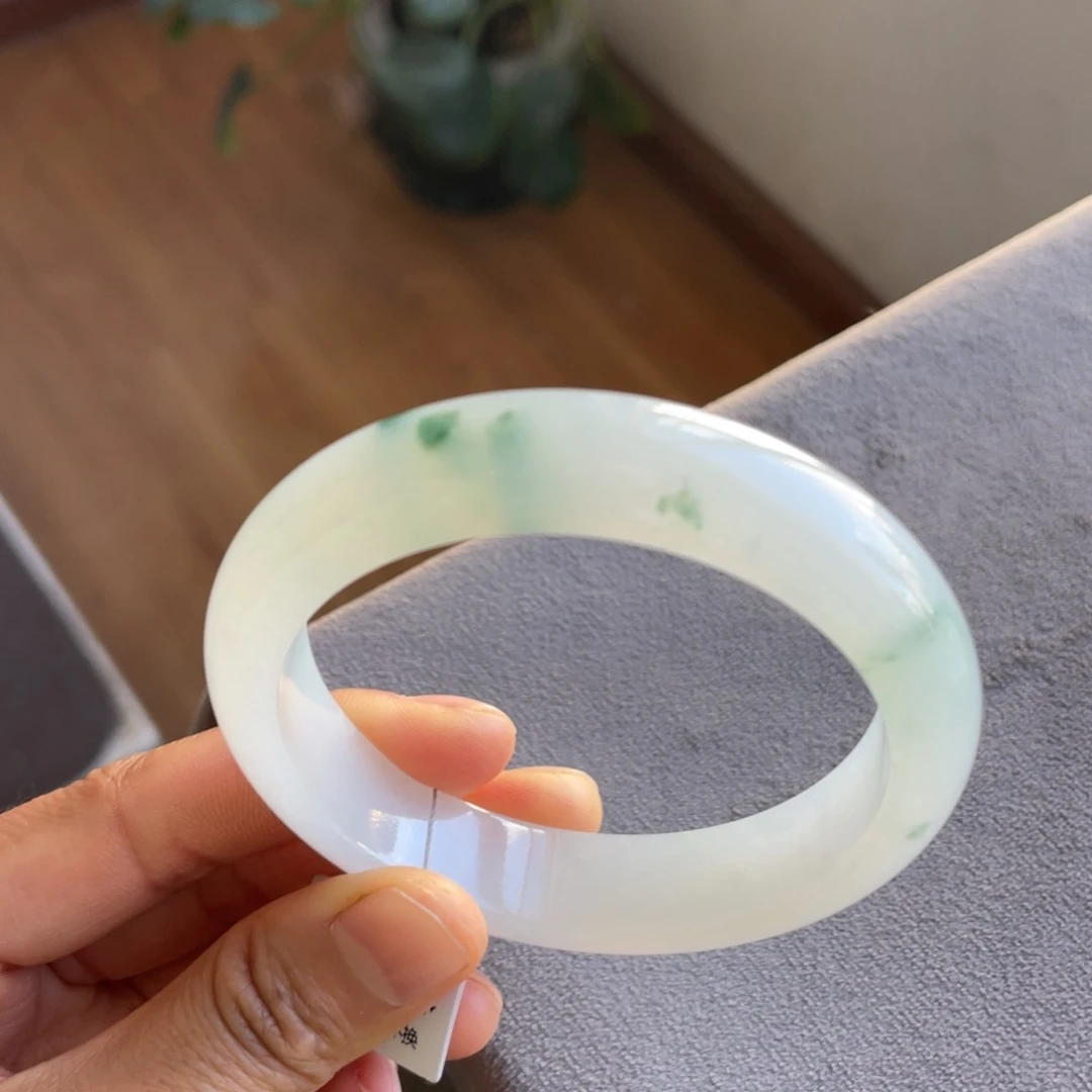 翡翠未镶嵌手镯飘花