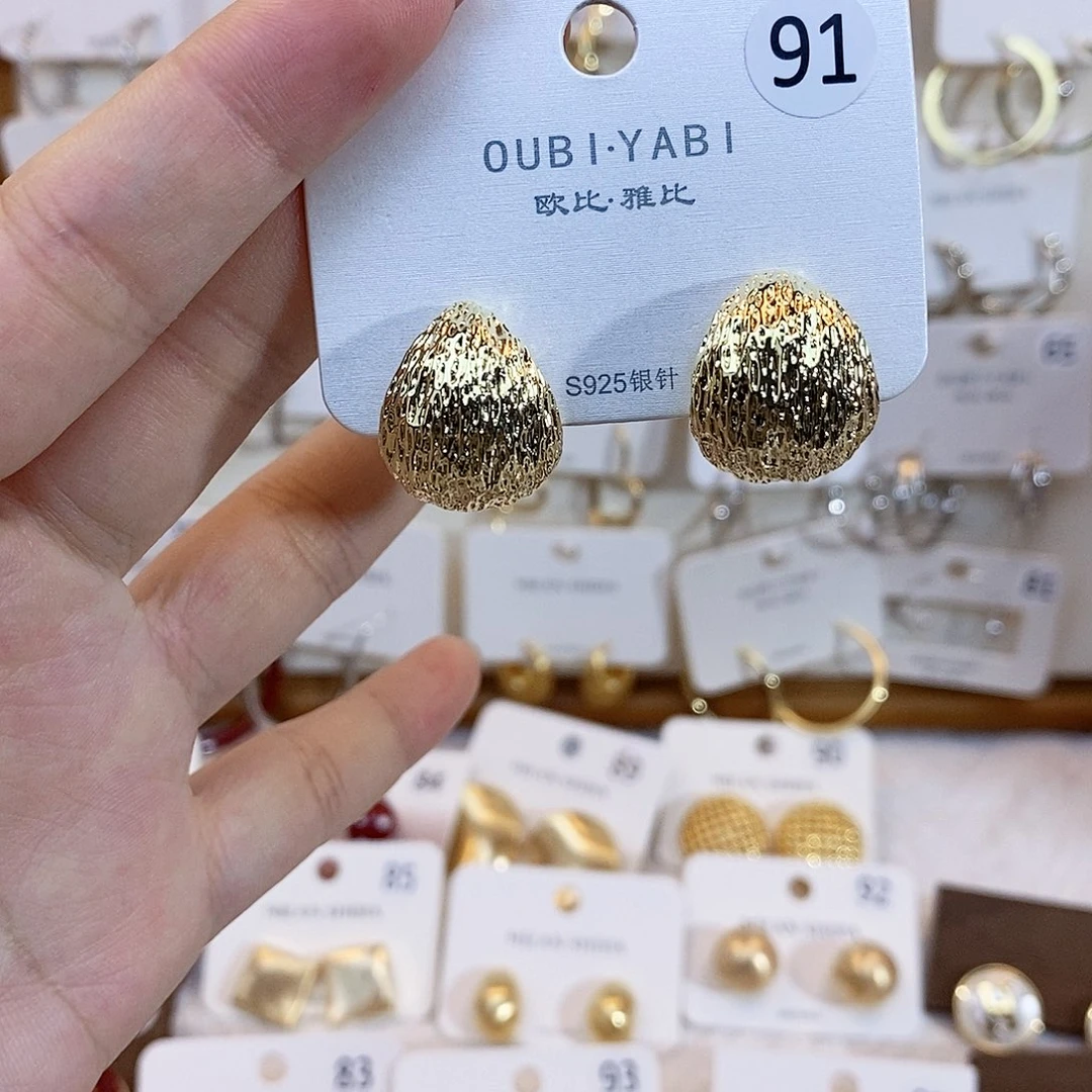 铜合金925银褶皱耳钉，91