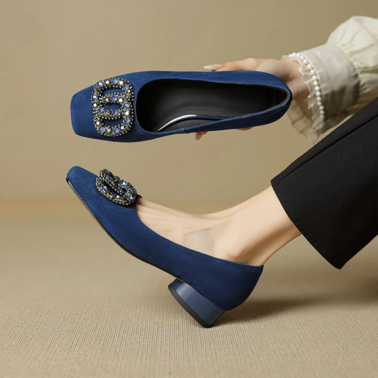 2025新款真皮法式优雅水钻方扣浅口单鞋百搭女中跟春季磨砂羊皮粗