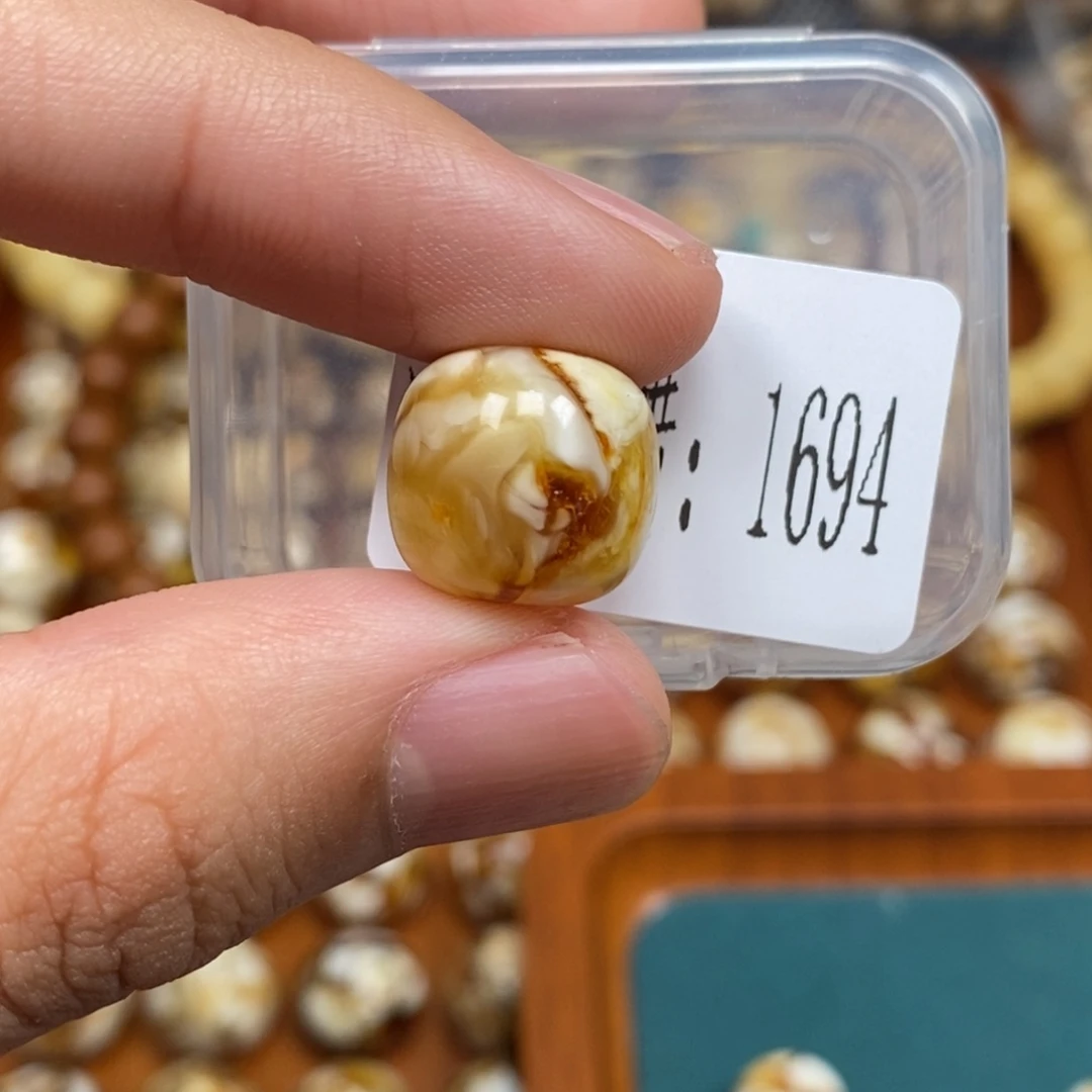 猴头核桃把件沁色圆珠老型1694