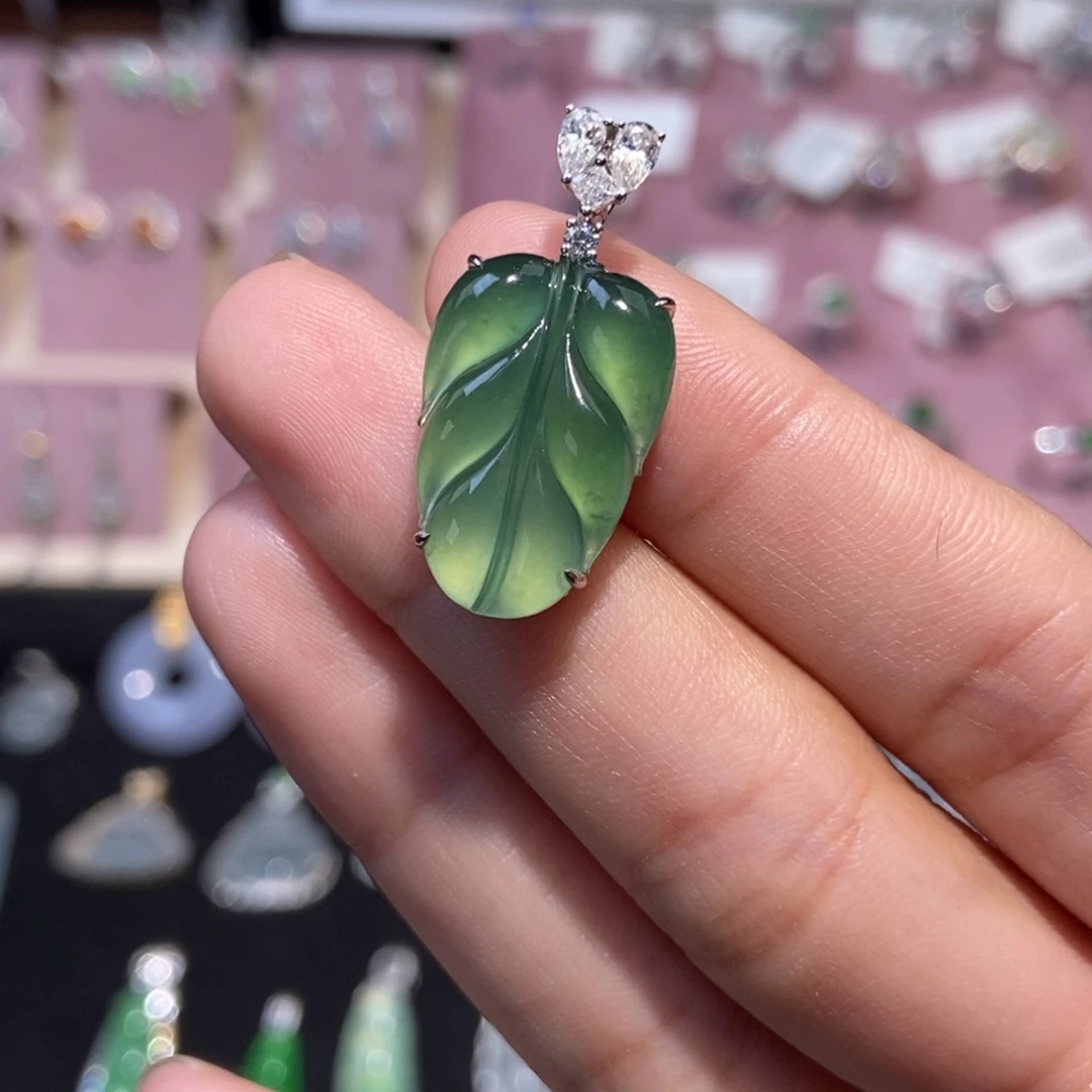 翡翠18K金镶嵌颈饰纯天然缅甸翡翠A货叶子