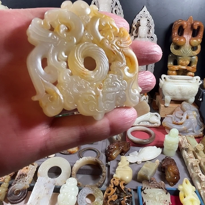 和田玉（糖玉）未镶嵌挂件