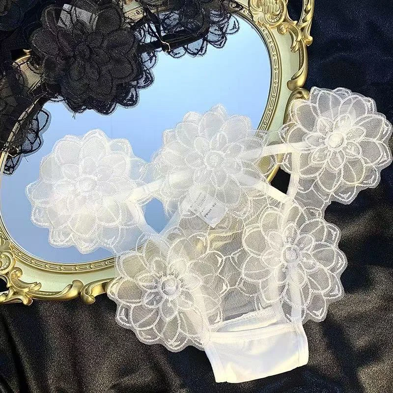 时尚蕾丝花朵刺绣内裤镂空三角裤女内裤