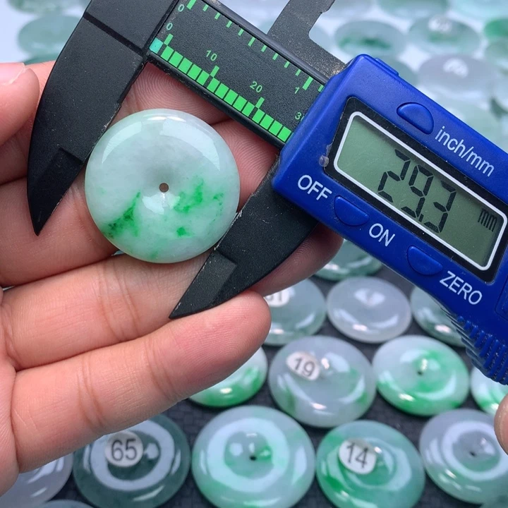 翡翠颈饰未镶嵌缅甸天然A货翡翠