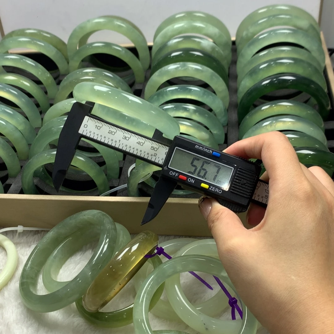 蛇纹石玉未镶嵌手镯41