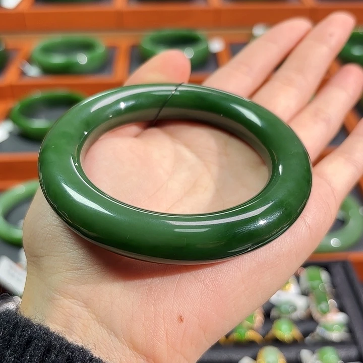 和田玉（碧玉）未镶嵌手镯菠菜绿胖圆5556
