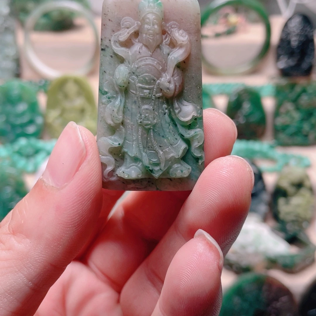 独山玉未镶嵌颈饰